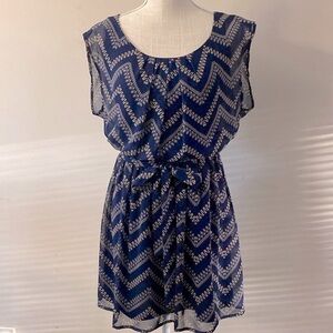 Lily Rose woman’s chiffon geomatics bleu mini dress, ballon stretch tie waist